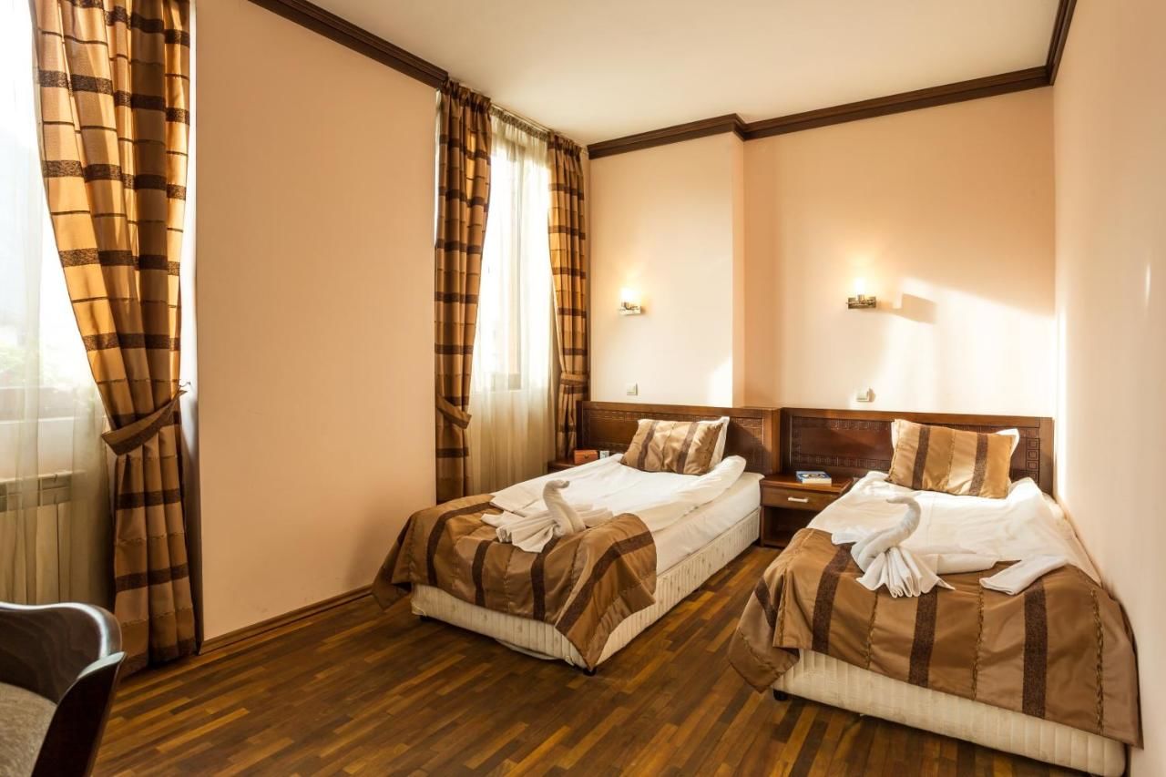 Отель Family Hotel Teteven Тетевен-15