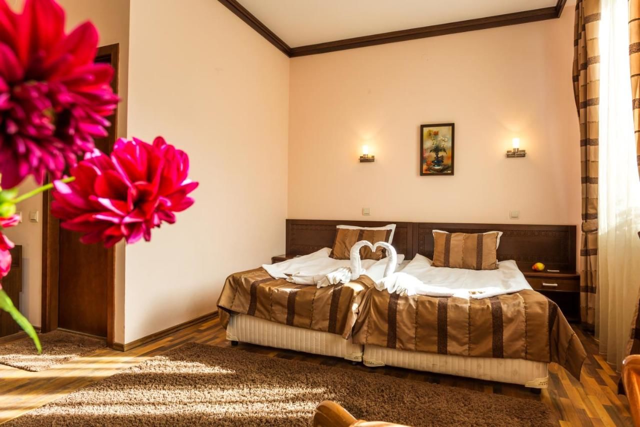 Отель Family Hotel Teteven Тетевен-18