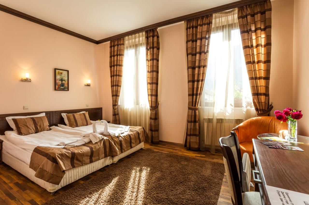 Отель Family Hotel Teteven Тетевен-19