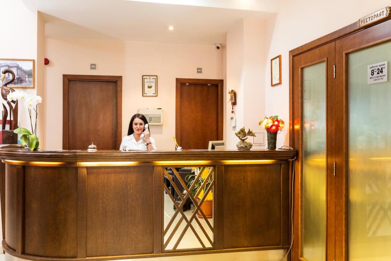 Отель Family Hotel Teteven Тетевен-25