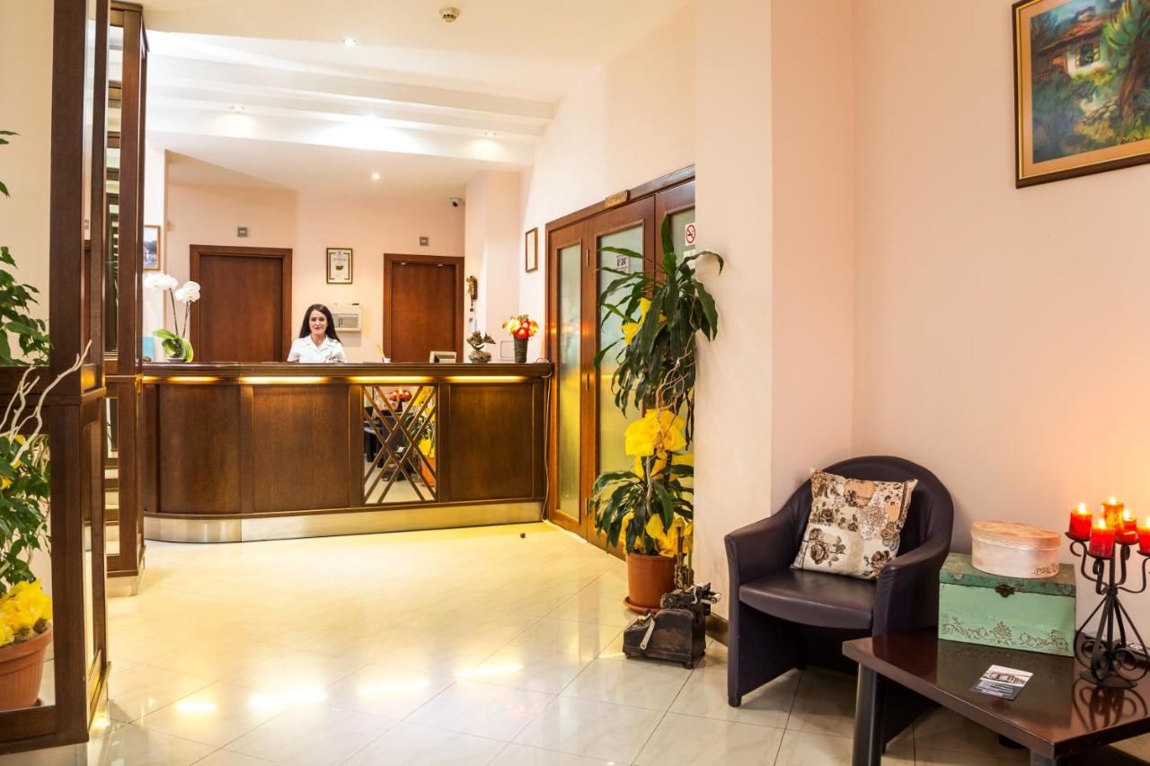 Отель Family Hotel Teteven Тетевен-29