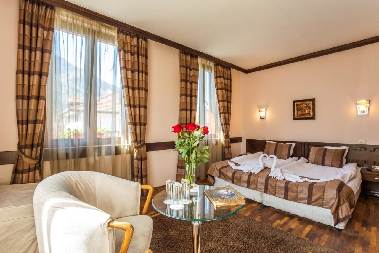 Отель Family Hotel Teteven Тетевен-7