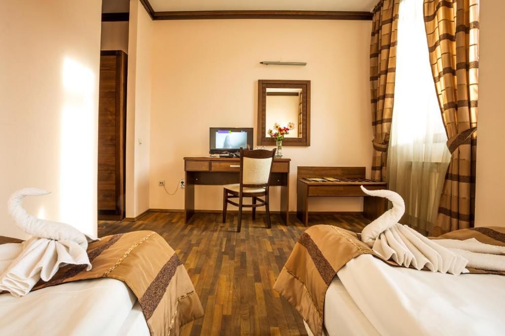 Отель Family Hotel Teteven Тетевен-49